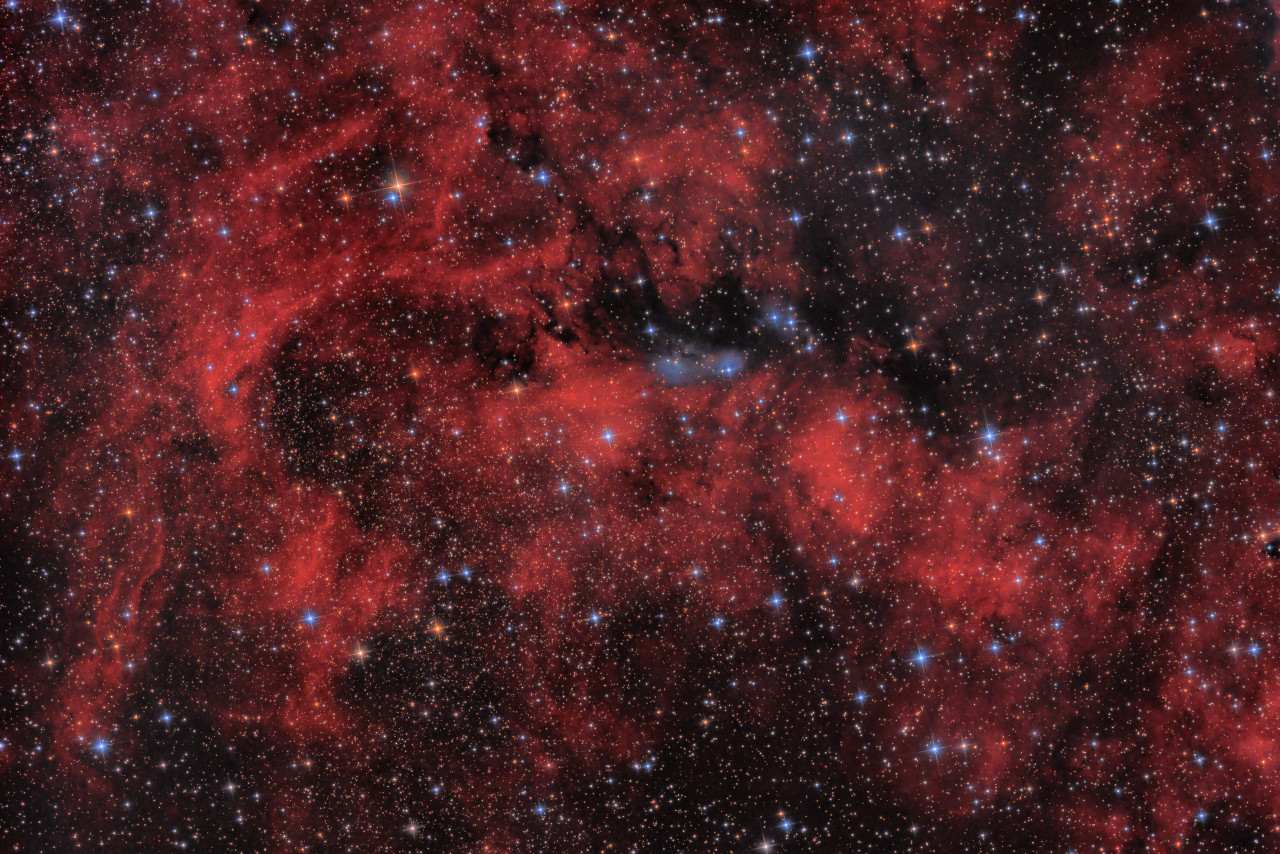 NGC6914 7h LRGBHa ST9 2B 1280.jpg